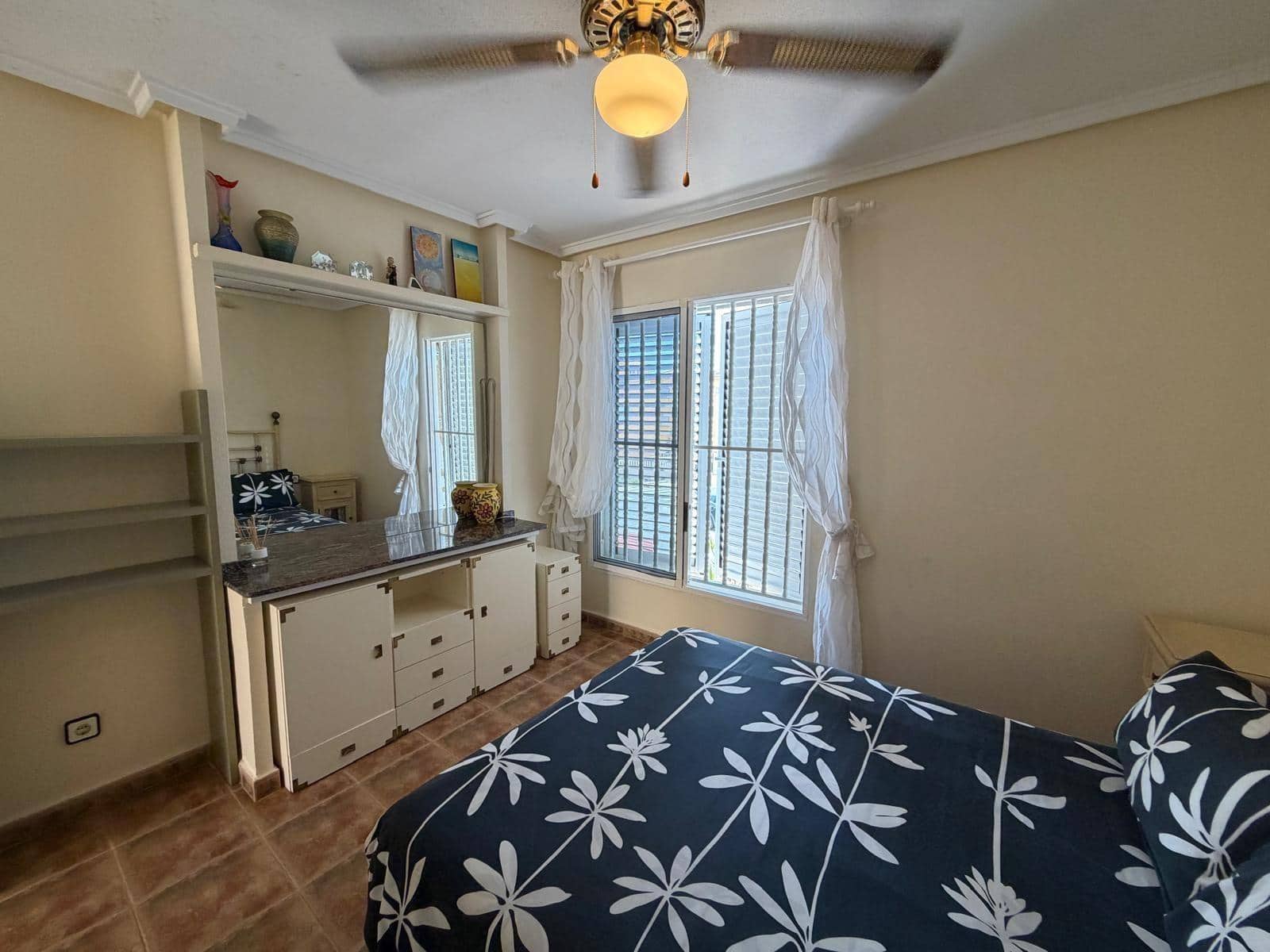 5 quarto Moradia em Banda para venda em Torrevieja com piscina garagem - 319 900 € (Ref: 9944152)