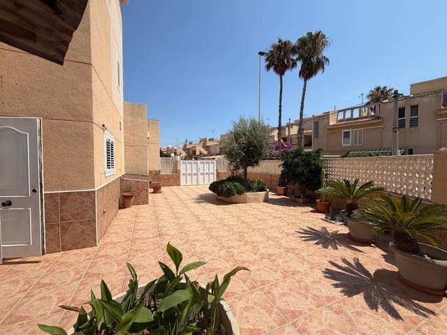 5 soverom Rekkehus til salgs i Los Frutales, Torrevieja med svømmebasseng garasje - € 319 900 (Ref: 9944152)