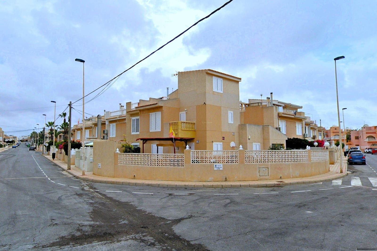 5 quarto Moradia em Banda para venda em Torrevieja com piscina garagem - 319 900 € (Ref: 9944152)