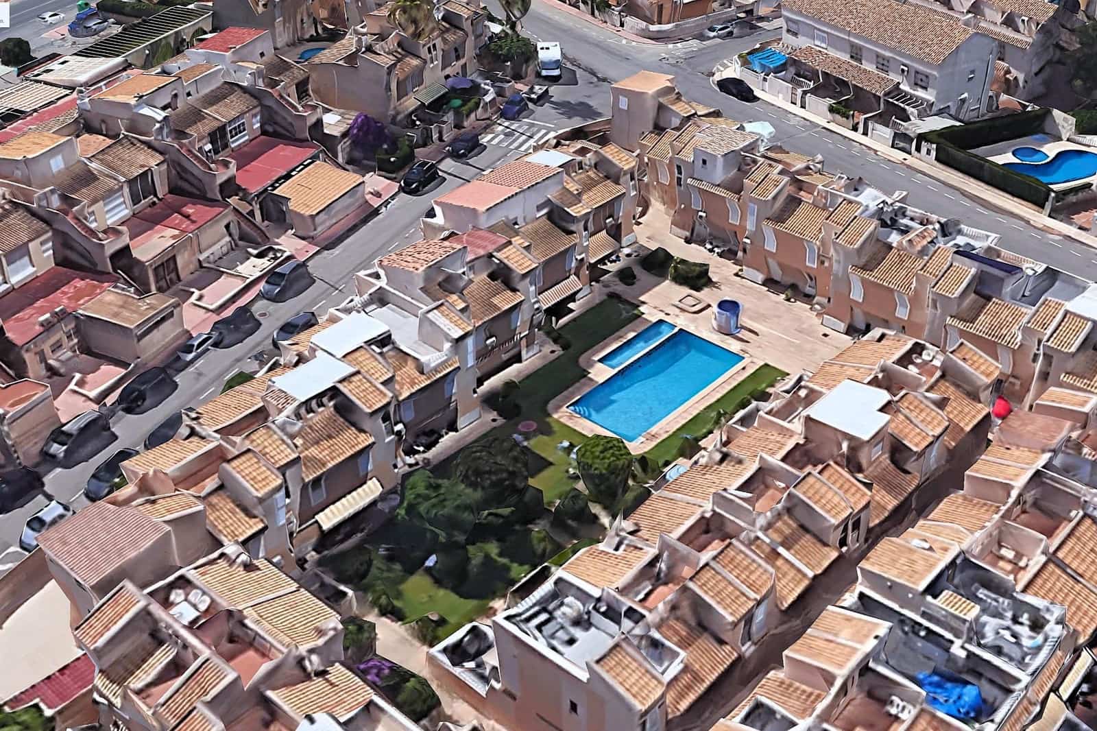 5 quarto Moradia em Banda para venda em Torrevieja com piscina garagem - 319 900 € (Ref: 9944152)