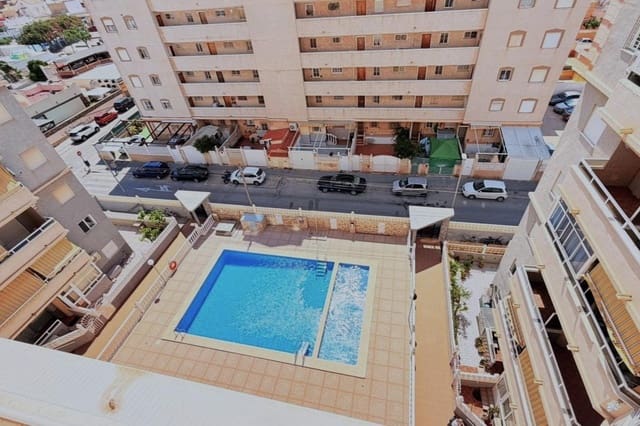 2 chambre Appartement à vendre à Nueva Torrevieja, Torrevieja avec piscine - 127 900 € (Ref: 9952606)