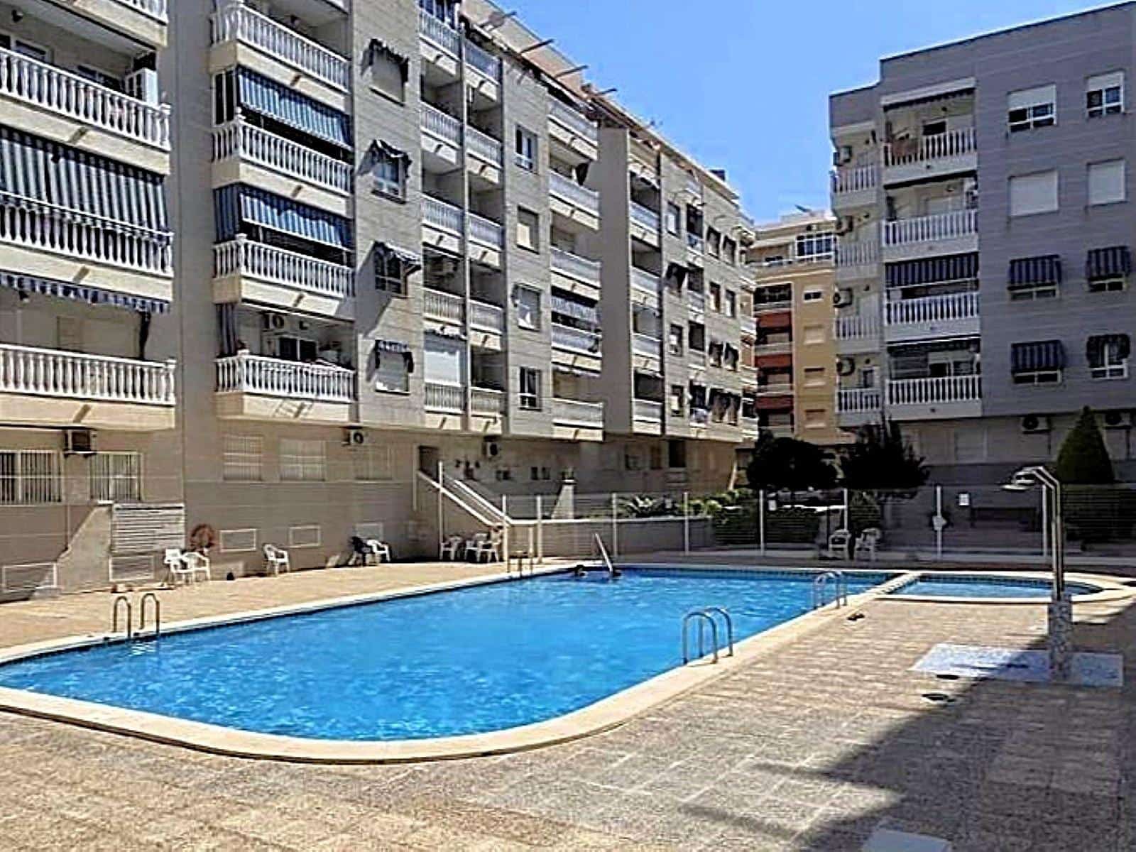 2 slaapkamer Appartement te koop in Torrevieja met zwembad garage - € 139.900 (Ref: 9967794)