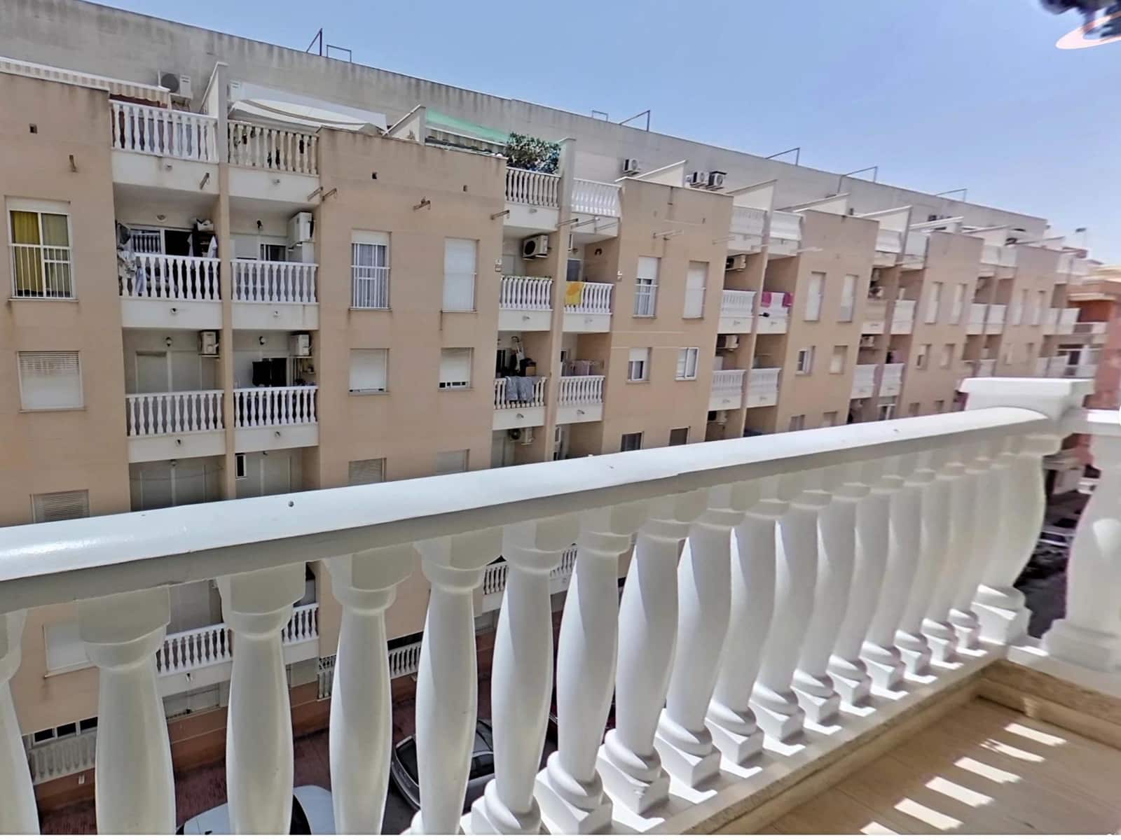 2 slaapkamer Appartement te koop in Torrevieja met zwembad garage - € 139.900 (Ref: 9967794)