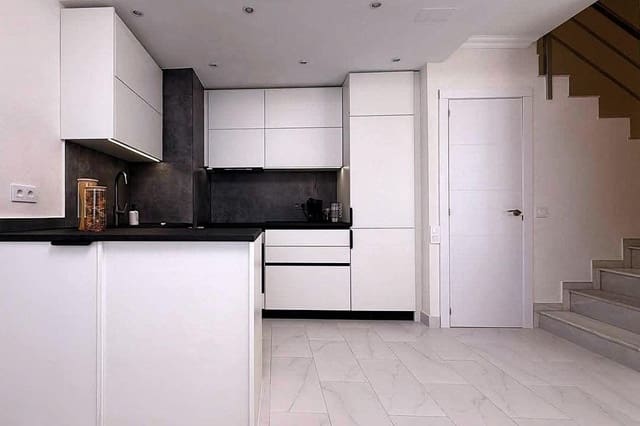 3 quarto Moradia em Banda para venda em Nueva Torrevieja, Torrevieja com piscina - 259 900 € (Ref: 9968339)