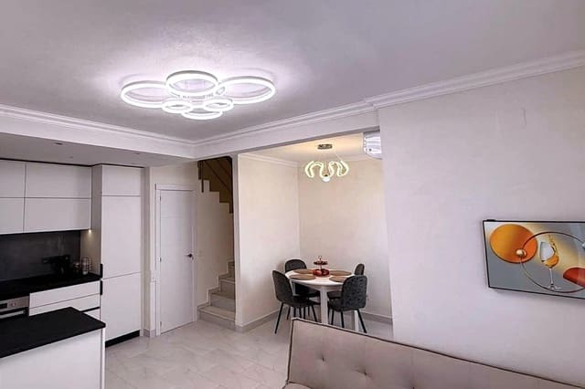 3 quarto Moradia em Banda para venda em Nueva Torrevieja, Torrevieja com piscina - 259 900 € (Ref: 9968339)