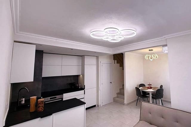 3 quarto Moradia em Banda para venda em Nueva Torrevieja, Torrevieja com piscina - 259 900 € (Ref: 9968339)