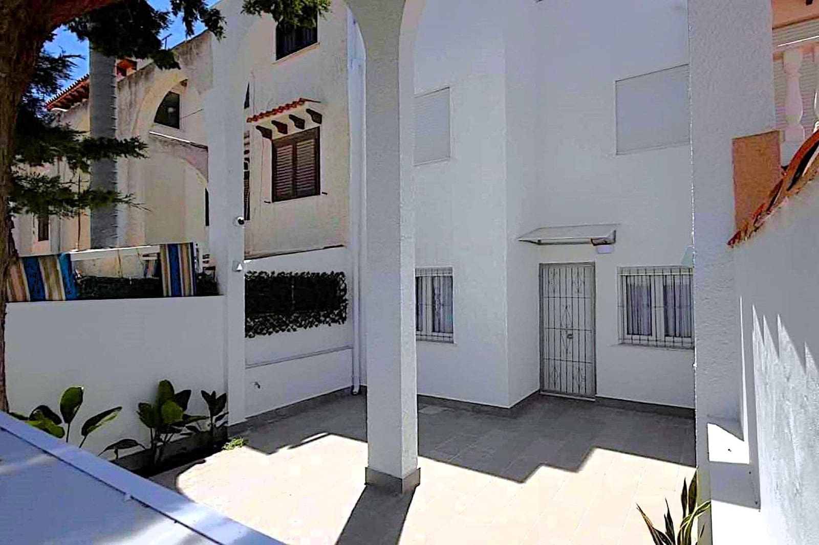 3 quarto Moradia em Banda para venda em Torrevieja com piscina - 259 900 € (Ref: 9968339)