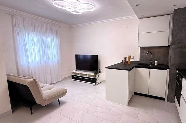 3 quarto Moradia em Banda para venda em Nueva Torrevieja, Torrevieja com piscina - 259 900 € (Ref: 9968339)