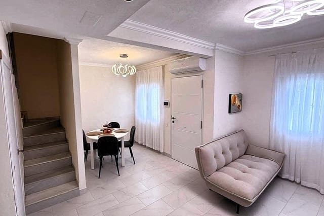 3 quarto Moradia em Banda para venda em Nueva Torrevieja, Torrevieja com piscina - 259 900 € (Ref: 9968339)