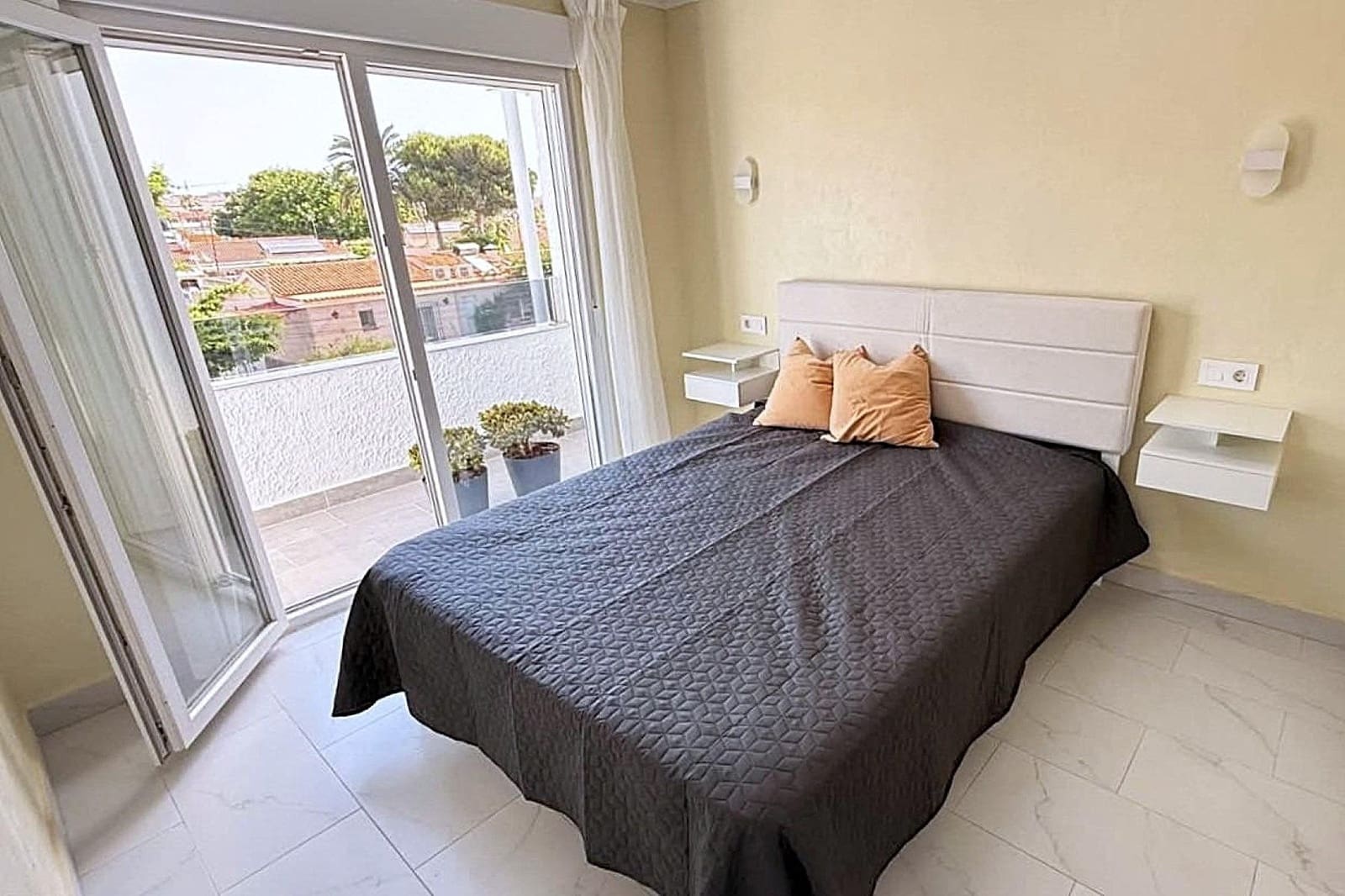 3 quarto Moradia em Banda para venda em Torrevieja com piscina - 259 900 € (Ref: 9968339)