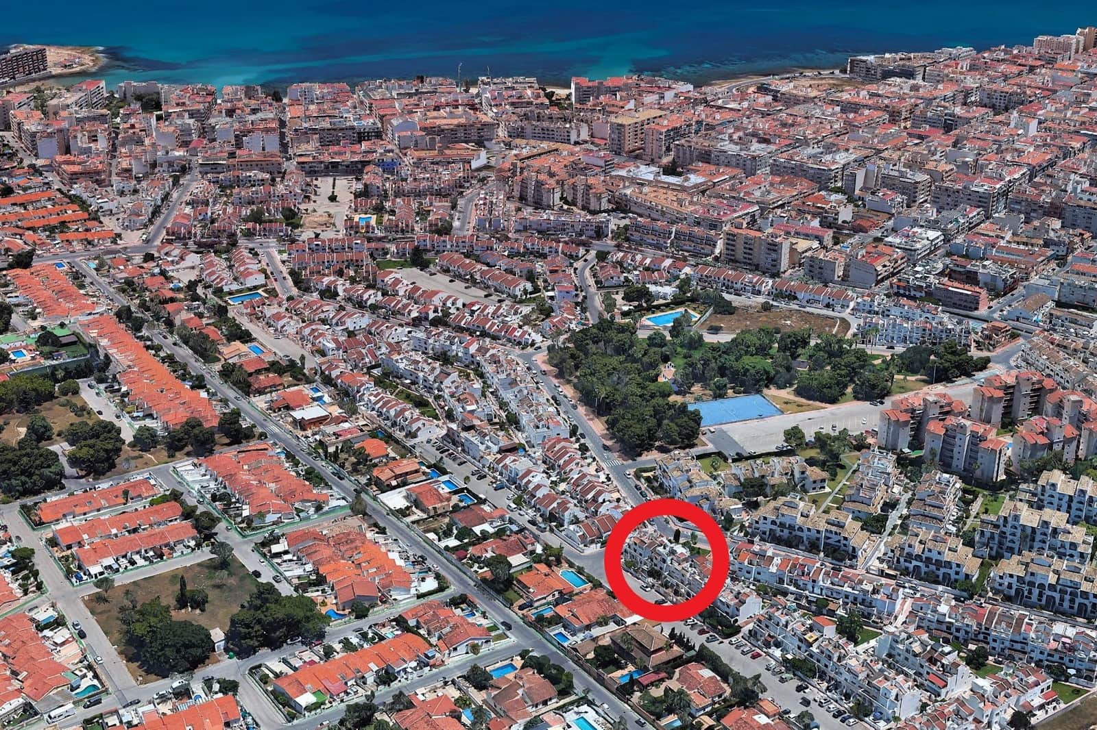 3 quarto Moradia em Banda para venda em Torrevieja com piscina - 259 900 € (Ref: 9968339)