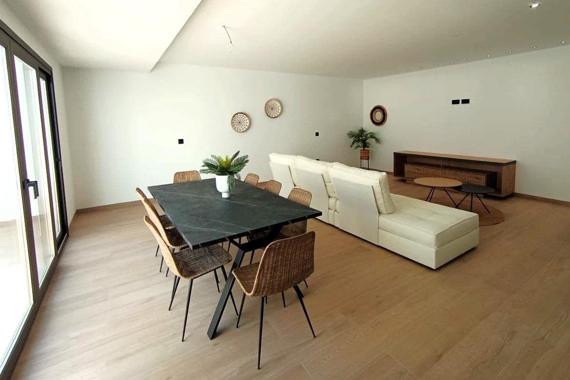 5 bedroom Villa for sale in Finestrat with pool - € 799,000 (Ref: 9968340)