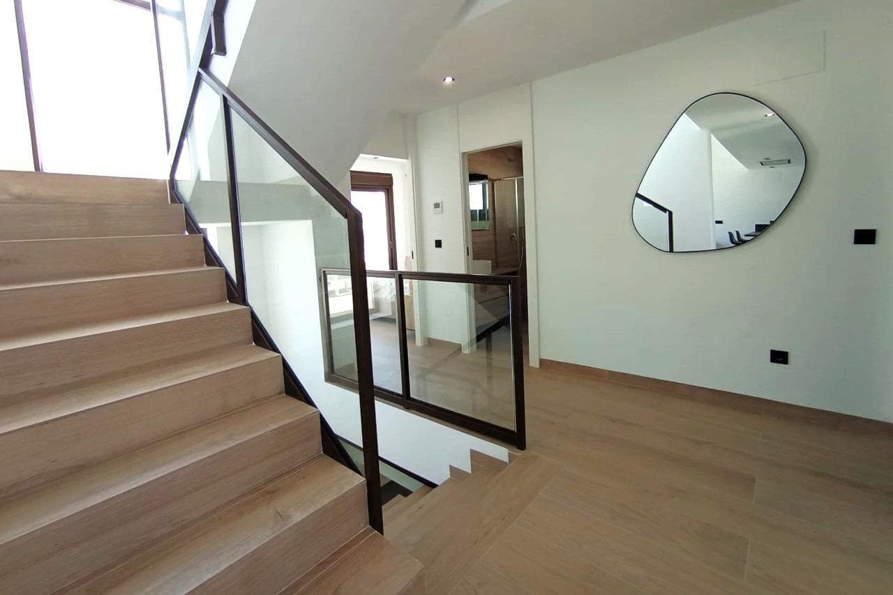 5 bedroom Villa for sale in Finestrat with pool - € 799,000 (Ref: 9968340)