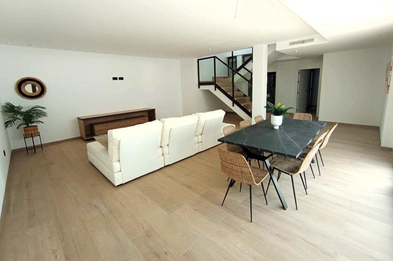 5 bedroom Villa for sale in Finestrat with pool - € 799,000 (Ref: 9968340)