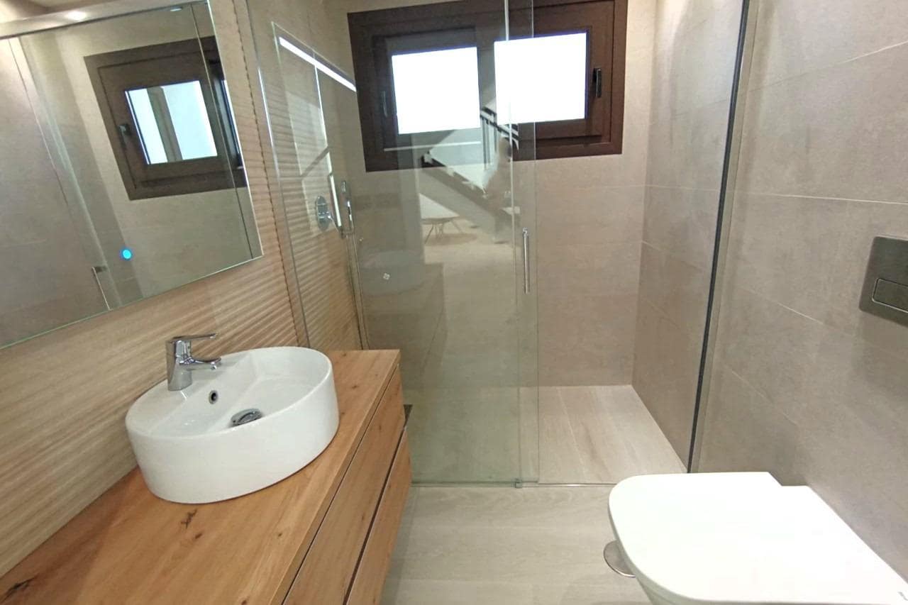 5 bedroom Villa for sale in Finestrat with pool - € 799,000 (Ref: 9968340)