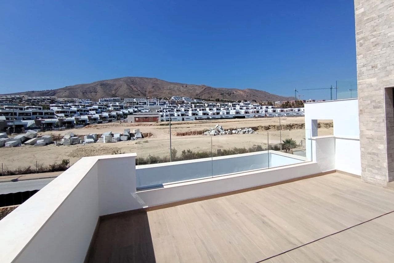 5 bedroom Villa for sale in Finestrat with pool - € 799,000 (Ref: 9968340)
