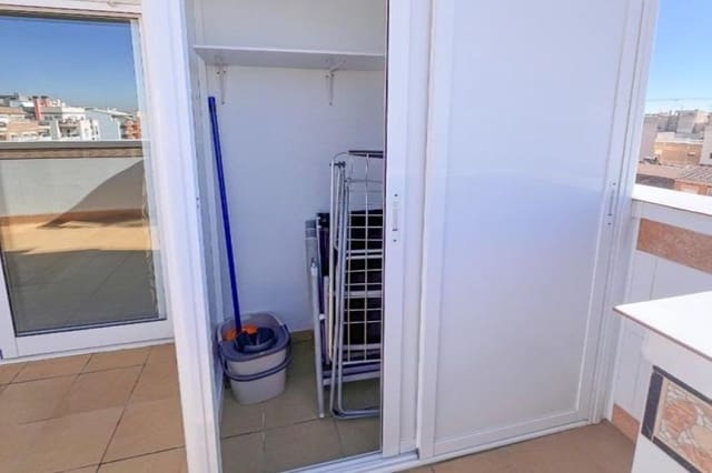 3 soveværelse Penthouse til salg i Puerto Deportivo, Torrevieja med garage - € 265.000 (Ref: 9977306)