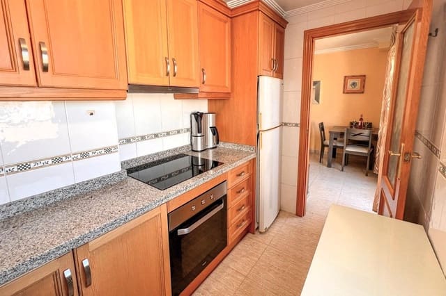 3 soveværelse Penthouse til salg i Puerto Deportivo, Torrevieja med garage - € 265.000 (Ref: 9977306)