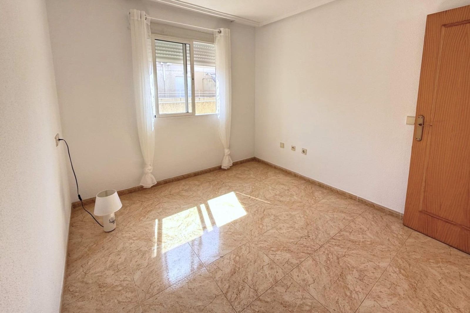 2 sovrum Takvåning till salu i Torrevieja med pool - 136 500 € (Ref: 9977307)