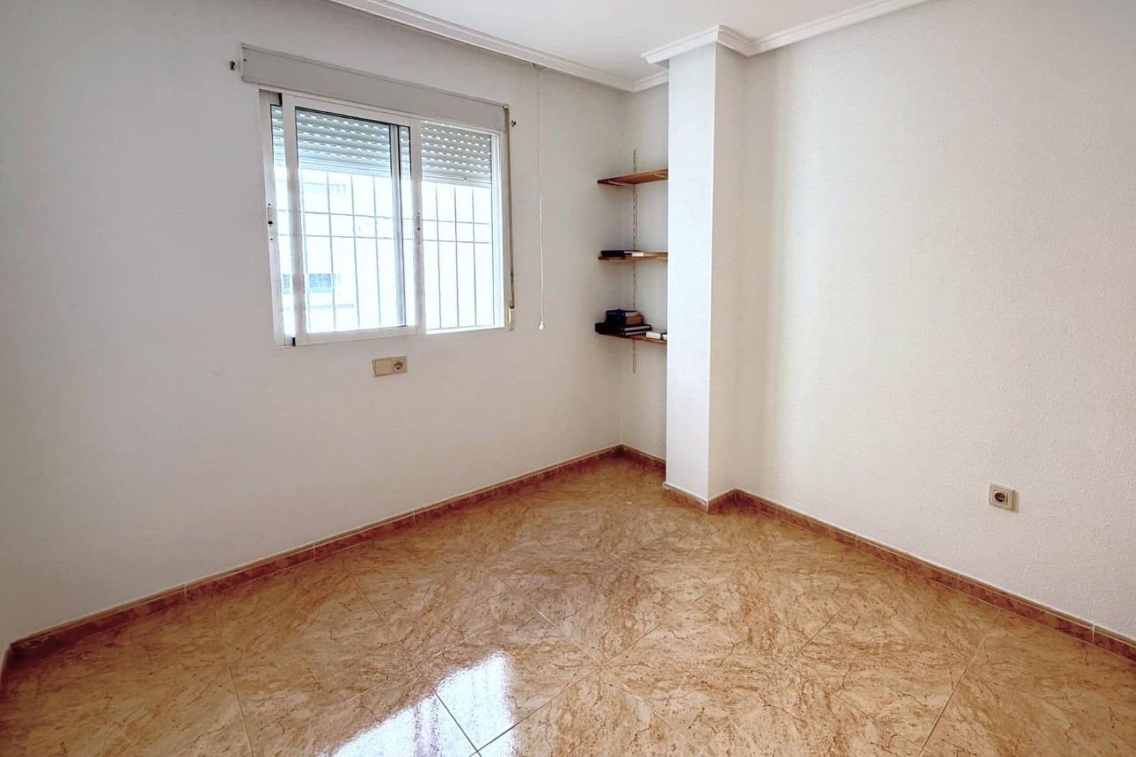 2 sovrum Takvåning till salu i Torrevieja med pool - 136 500 € (Ref: 9977307)