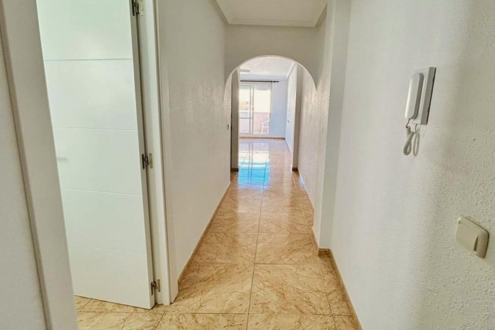 2 sovrum Takvåning till salu i Torrevieja med pool - 136 500 € (Ref: 9977307)