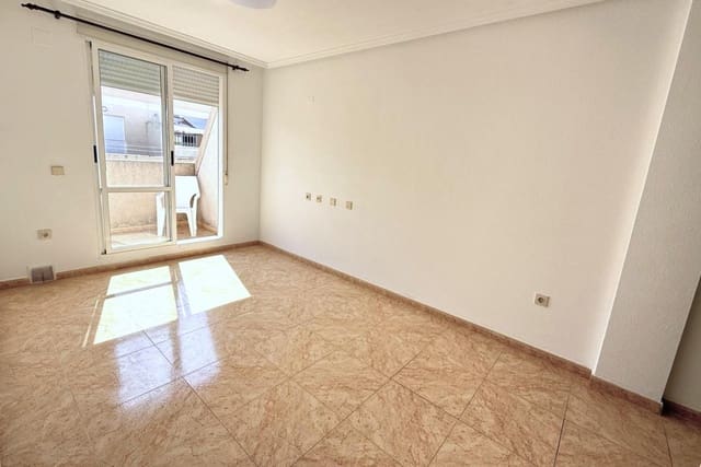 2 slaapkamer Penthouse te koop in El Molino, Torrevieja met zwembad - € 136.500 (Ref: 9977307)