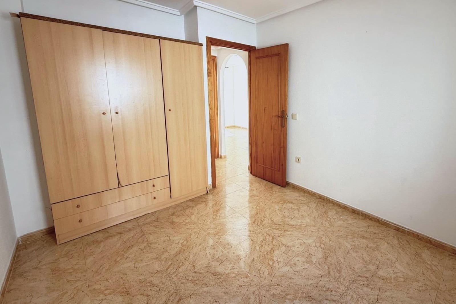 2 sovrum Takvåning till salu i Torrevieja med pool - 136 500 € (Ref: 9977307)