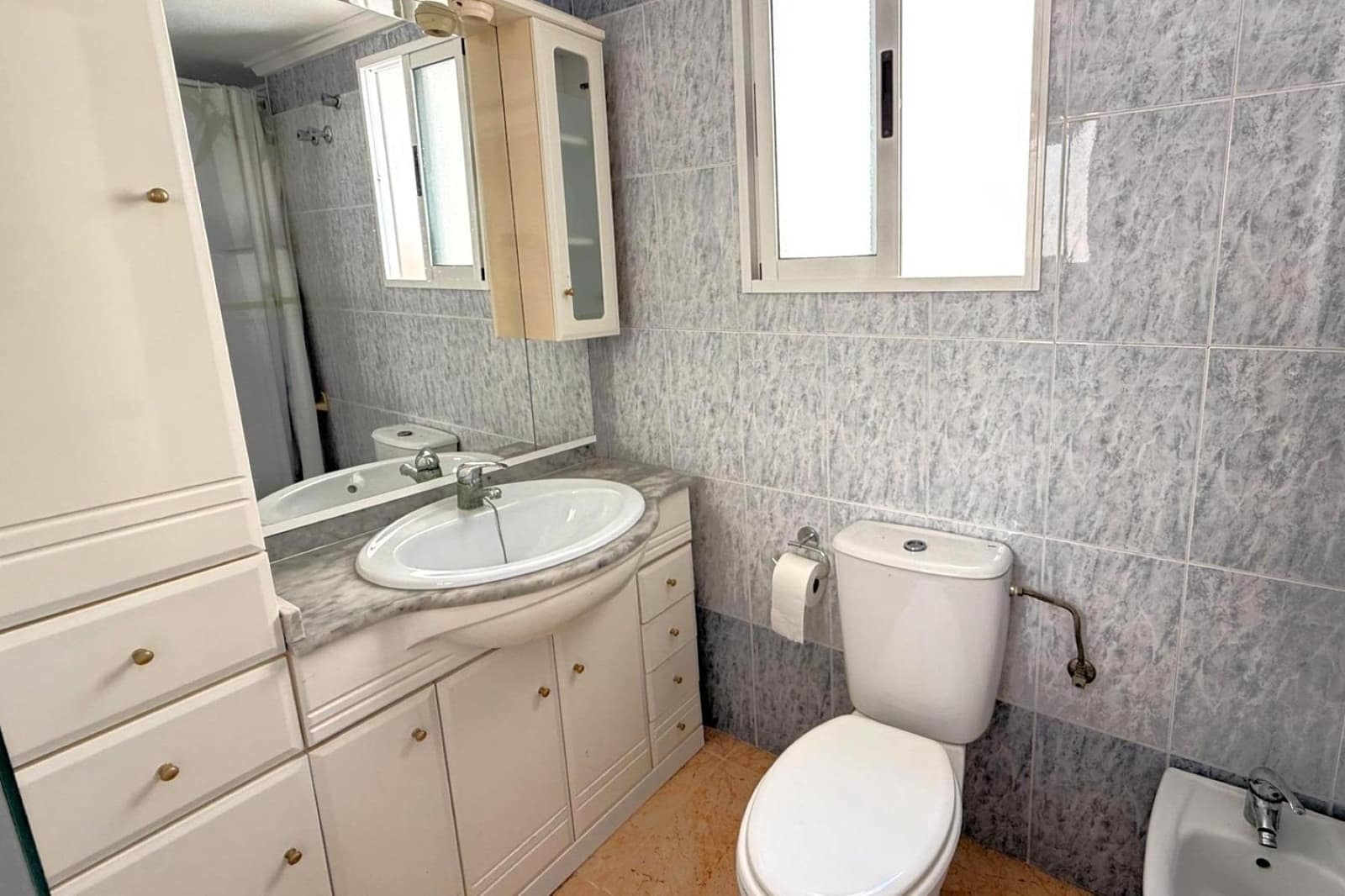 2 sovrum Takvåning till salu i Torrevieja med pool - 136 500 € (Ref: 9977307)