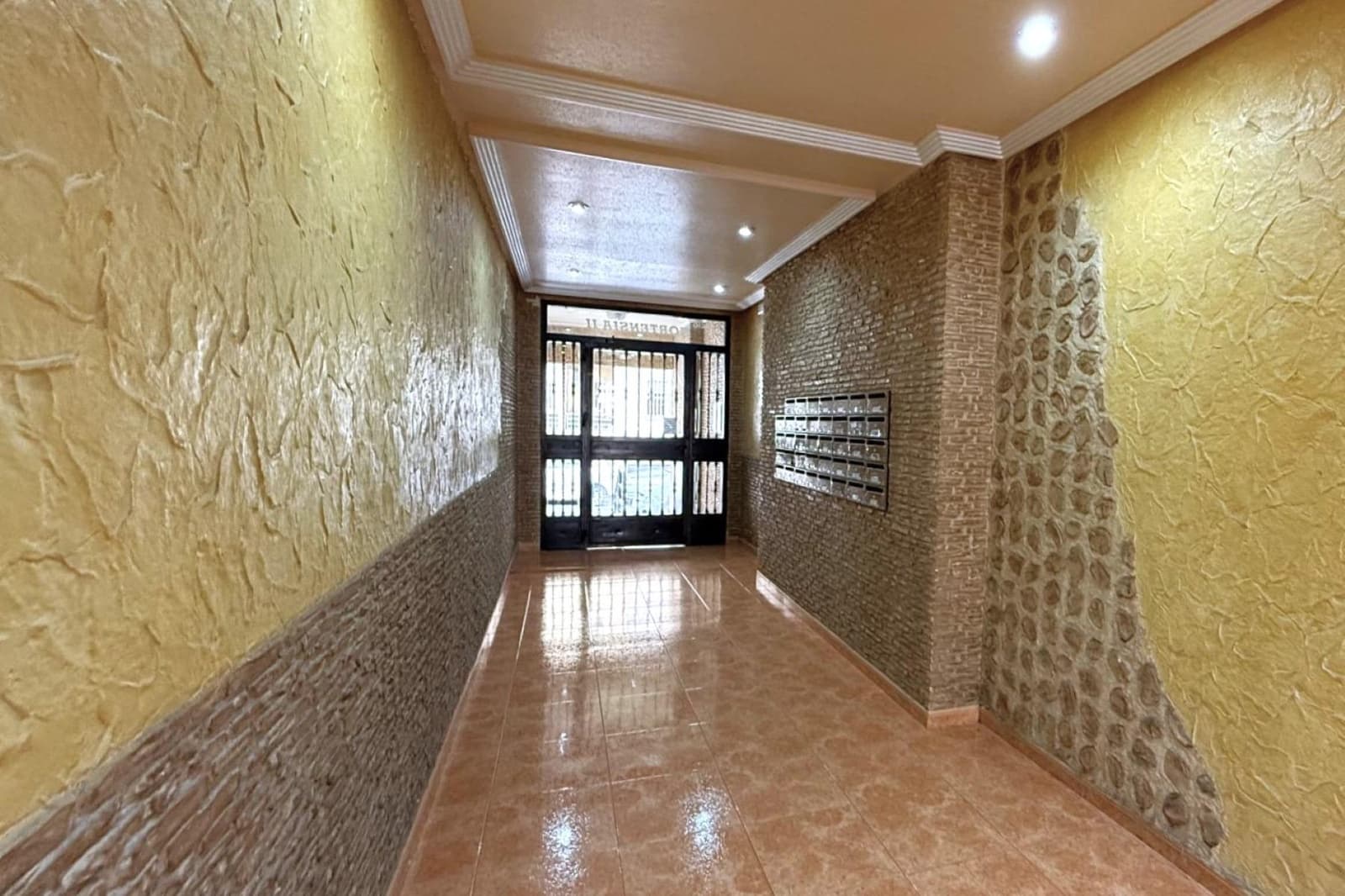 2 sovrum Takvåning till salu i Torrevieja med pool - 136 500 € (Ref: 9977307)