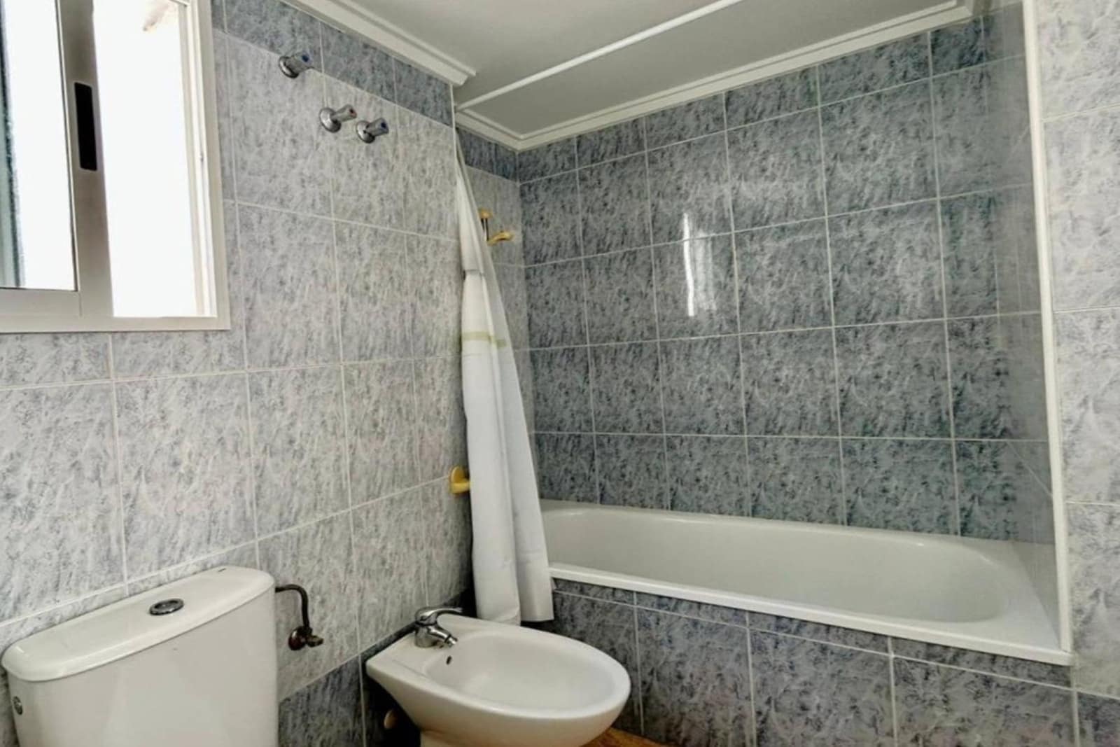 2 sovrum Takvåning till salu i Torrevieja med pool - 136 500 € (Ref: 9977307)