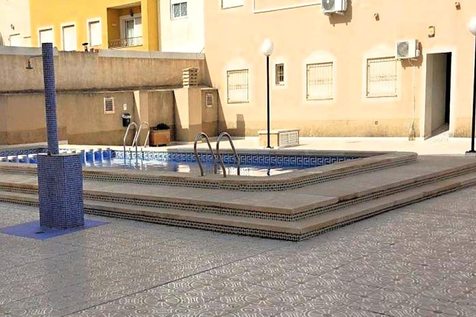 2 sovrum Takvåning till salu i Torrevieja med pool - 136 500 € (Ref: 9977307)