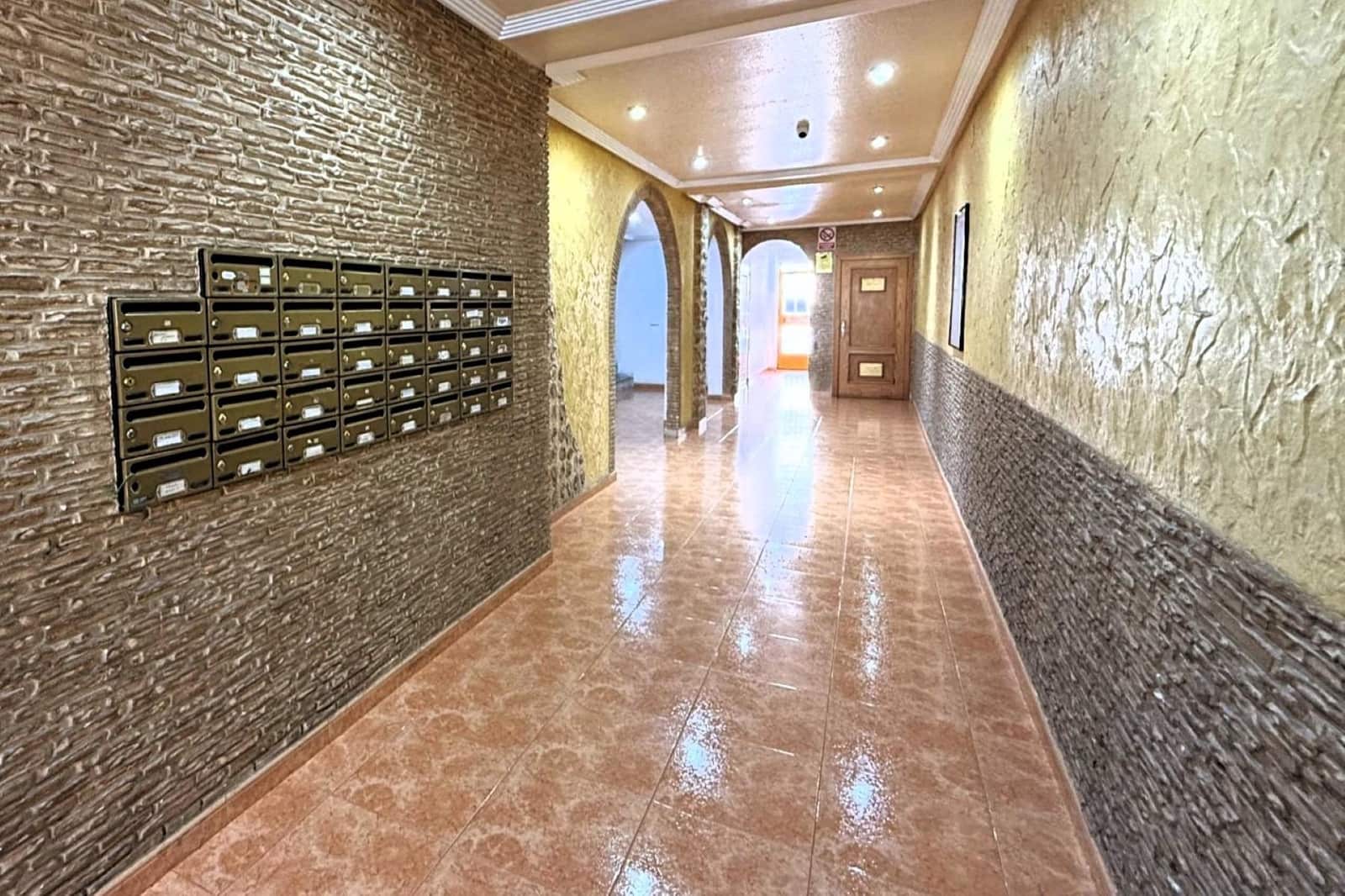 2 sovrum Takvåning till salu i Torrevieja med pool - 136 500 € (Ref: 9977307)