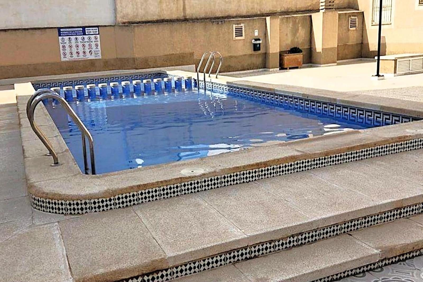 2 sovrum Takvåning till salu i Torrevieja med pool - 136 500 € (Ref: 9977307)