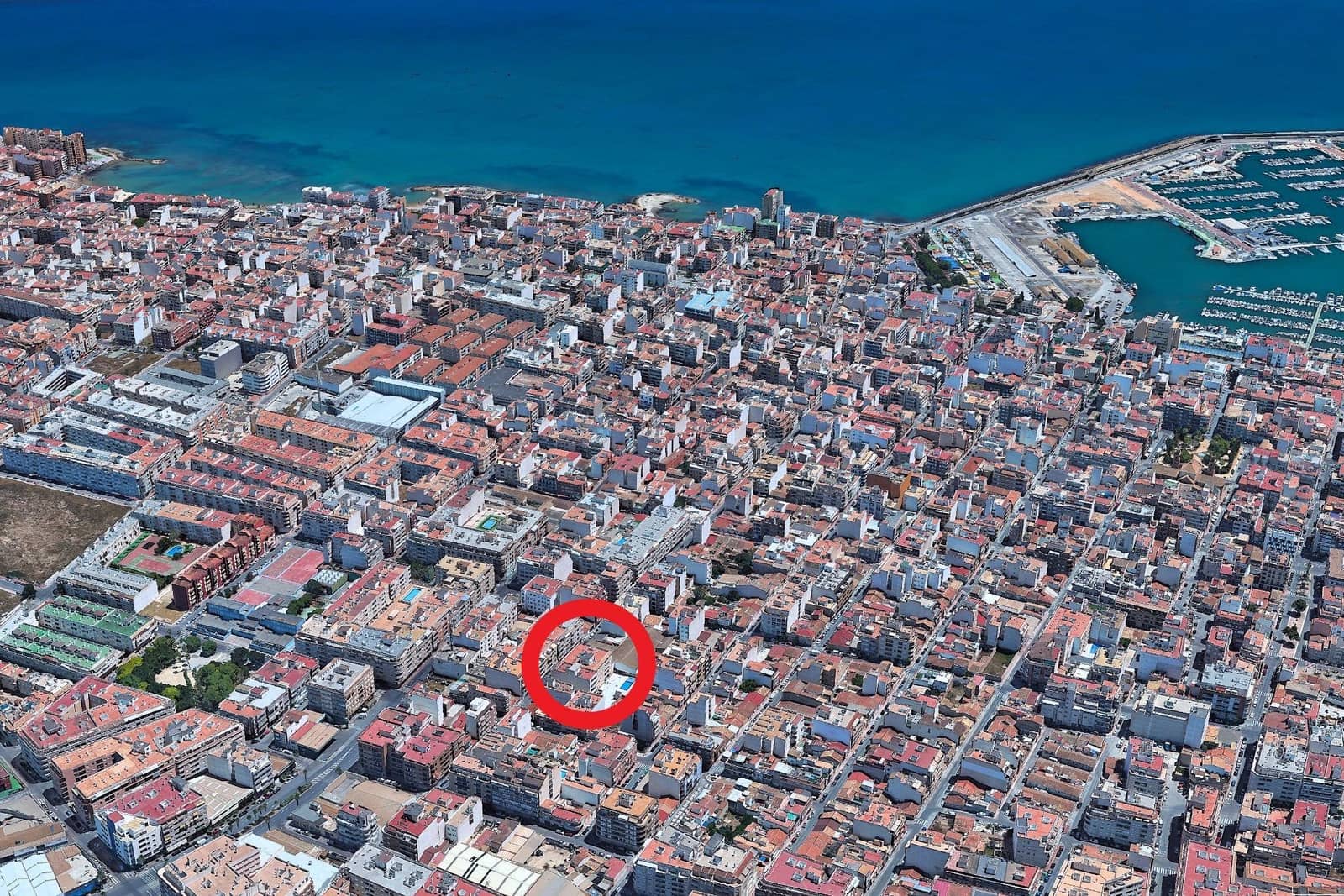 2 sovrum Takvåning till salu i Torrevieja med pool - 136 500 € (Ref: 9977307)