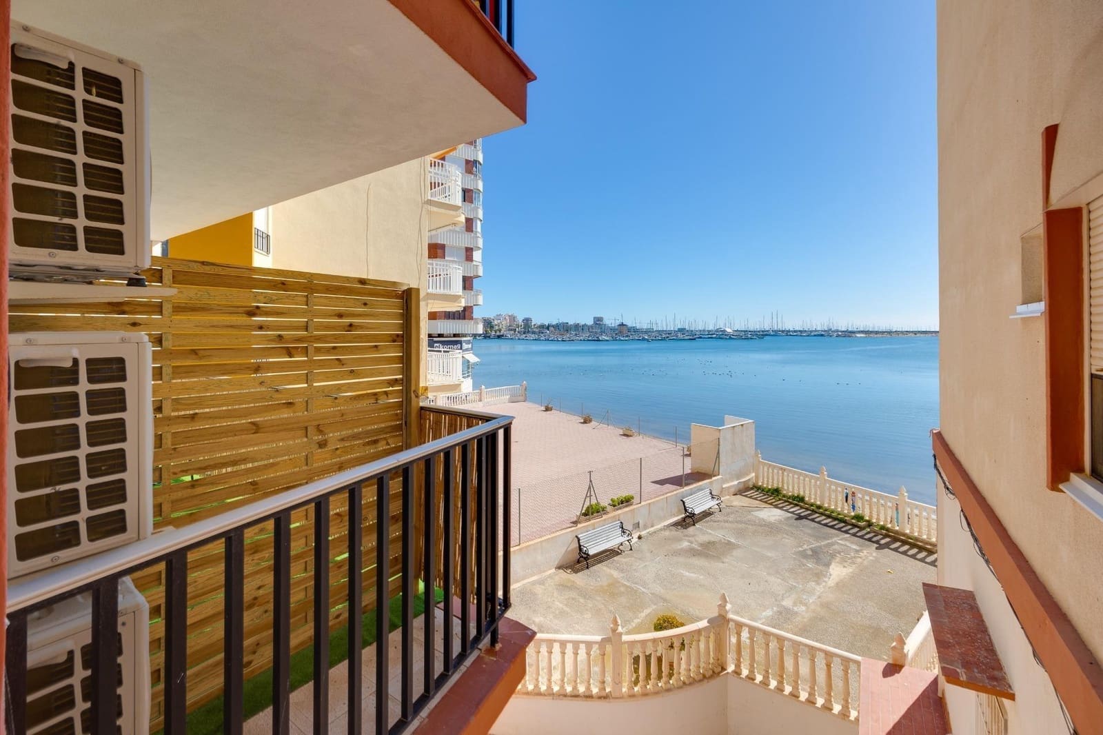 2 makuuhuone Huoneisto myytävänä paikassa Torrevieja - 250 000 € (Ref: 9979792)