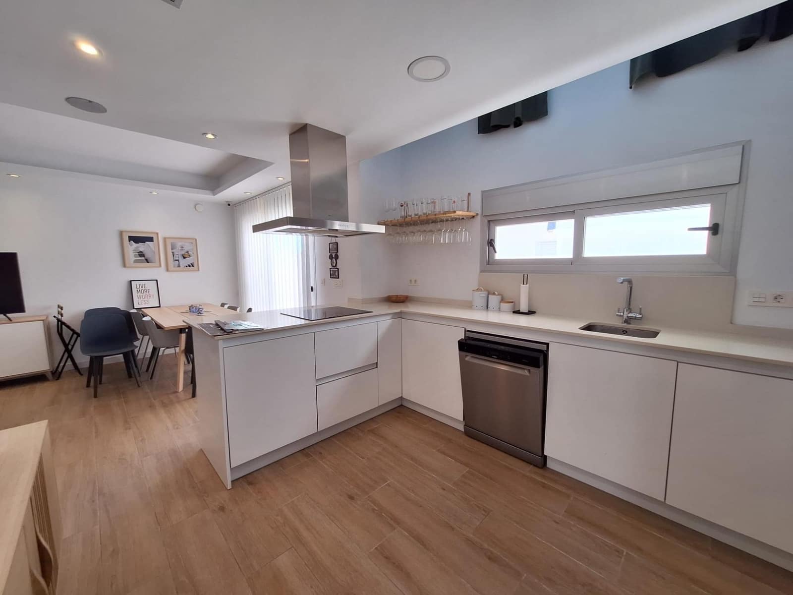 3 soveværelse Villa til salg i Torrevieja med swimmingpool - € 423.000 (Ref: 9980466)