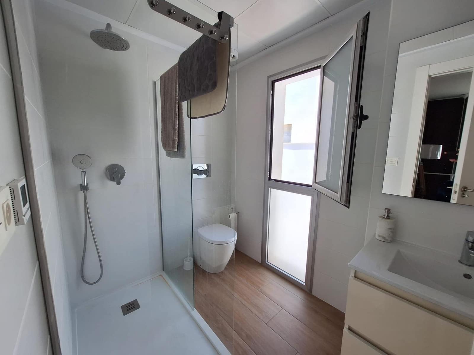 3 soveværelse Villa til salg i Torrevieja med swimmingpool - € 423.000 (Ref: 9980466)