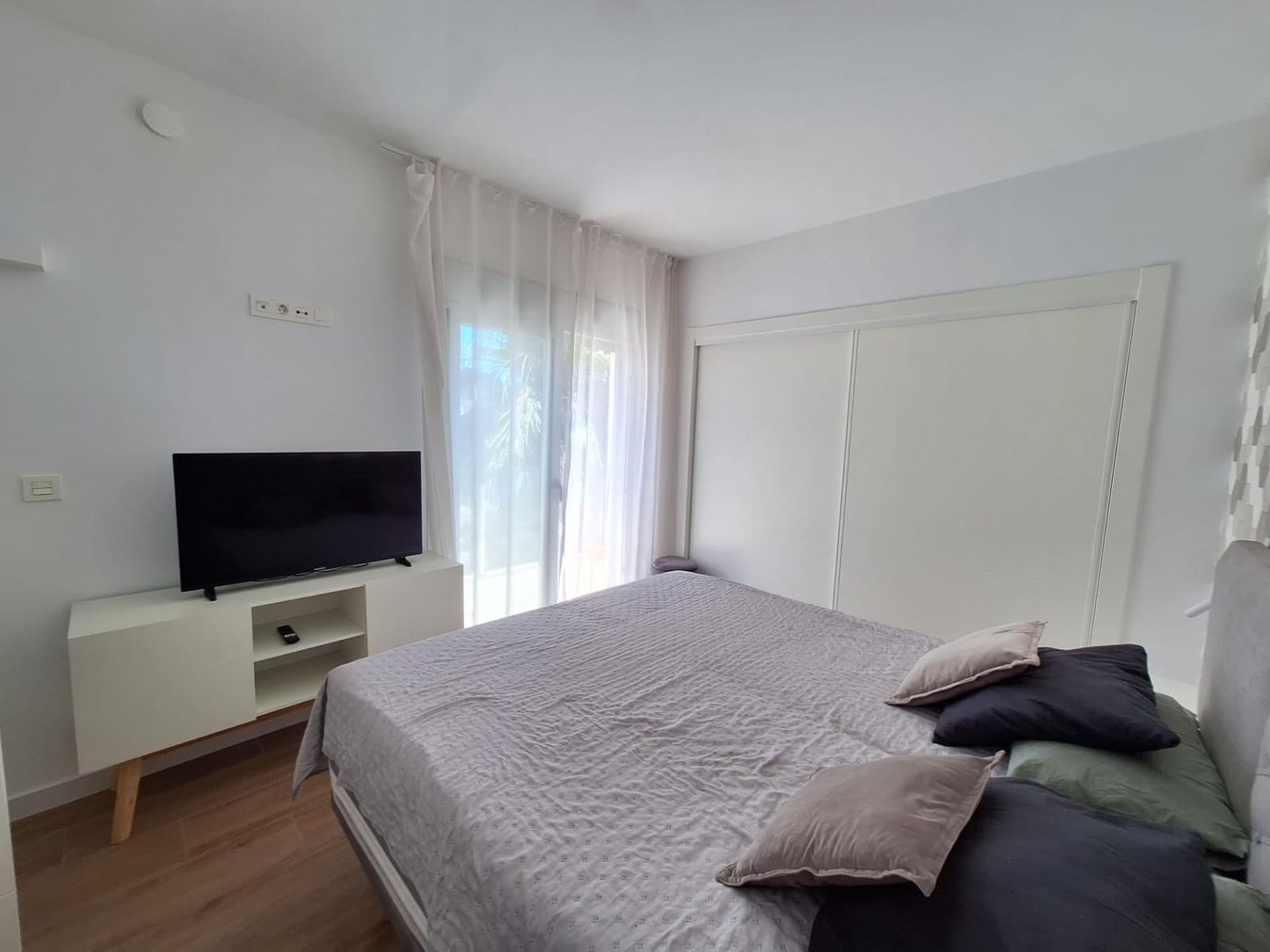 3 soveværelse Villa til salg i Torrevieja med swimmingpool - € 423.000 (Ref: 9980466)