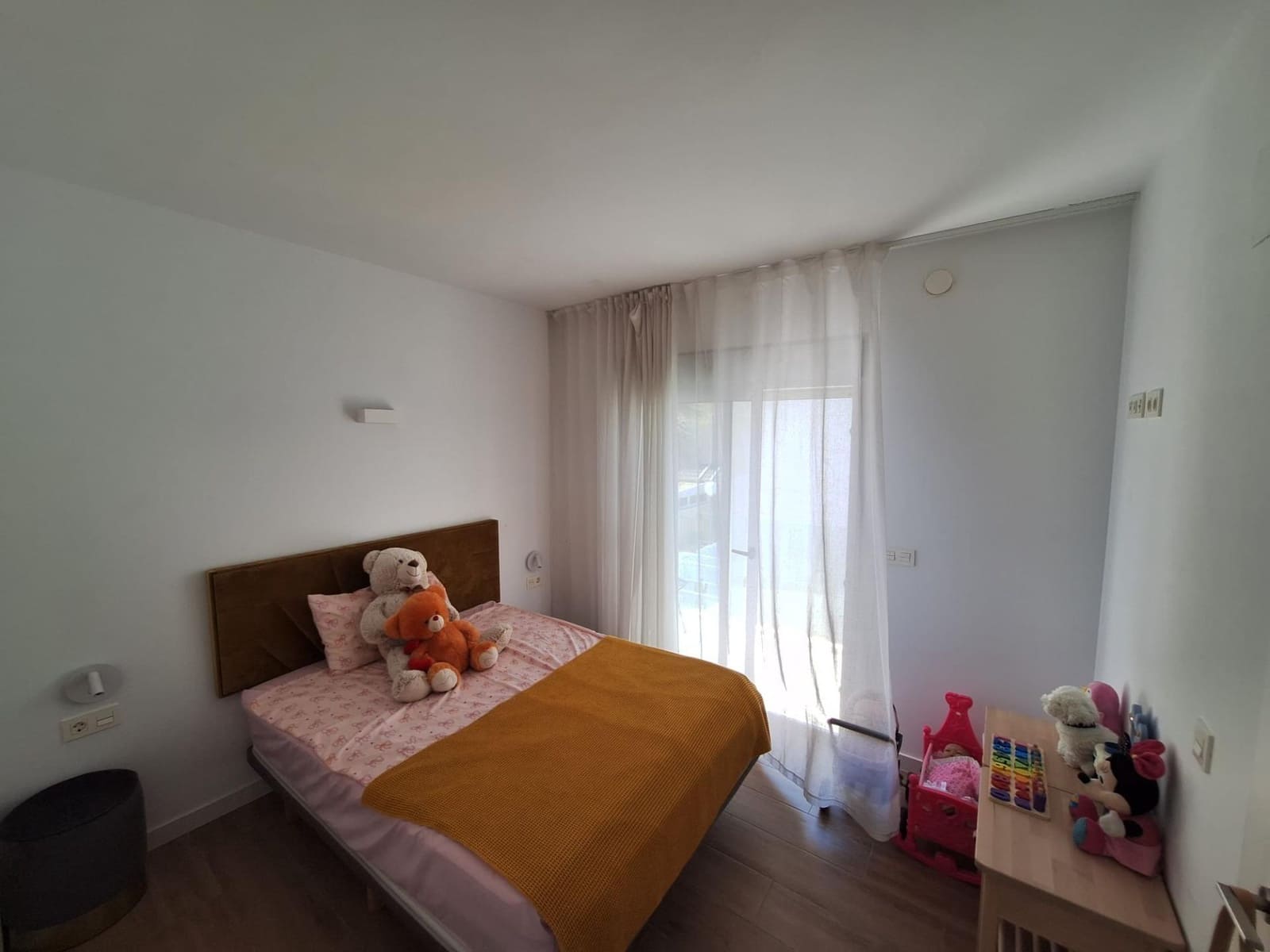 3 soveværelse Villa til salg i Torrevieja med swimmingpool - € 423.000 (Ref: 9980466)