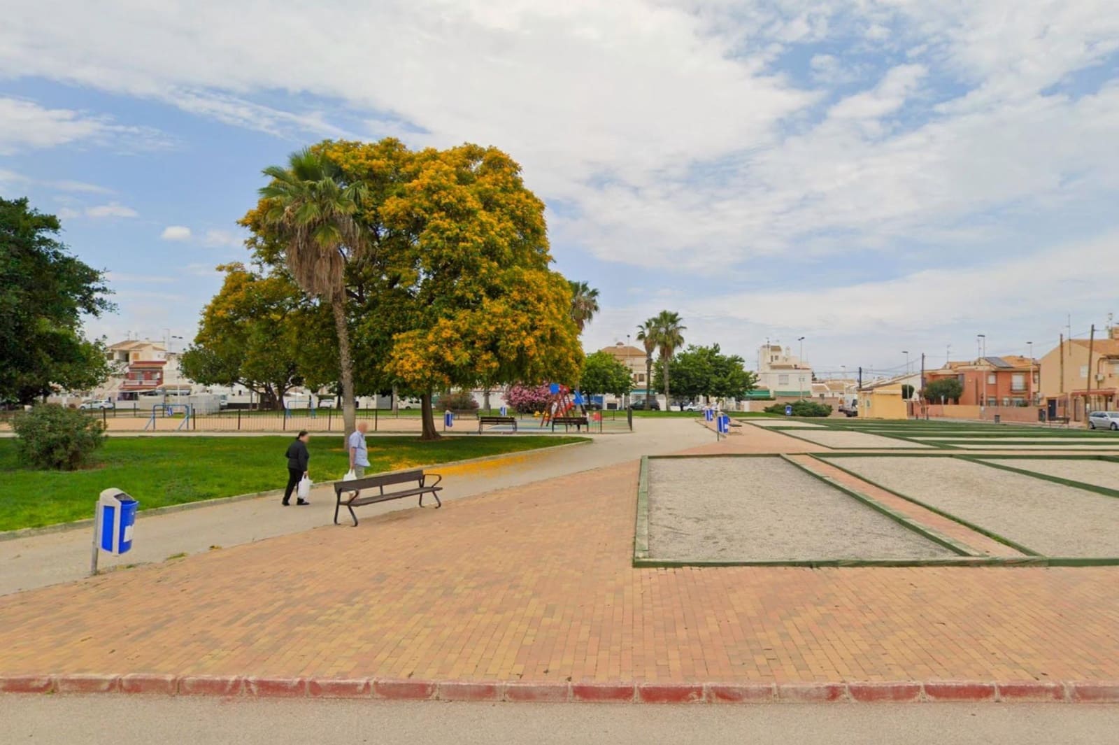 3 soveværelse Villa til salg i Torrevieja med swimmingpool - € 423.000 (Ref: 9980466)