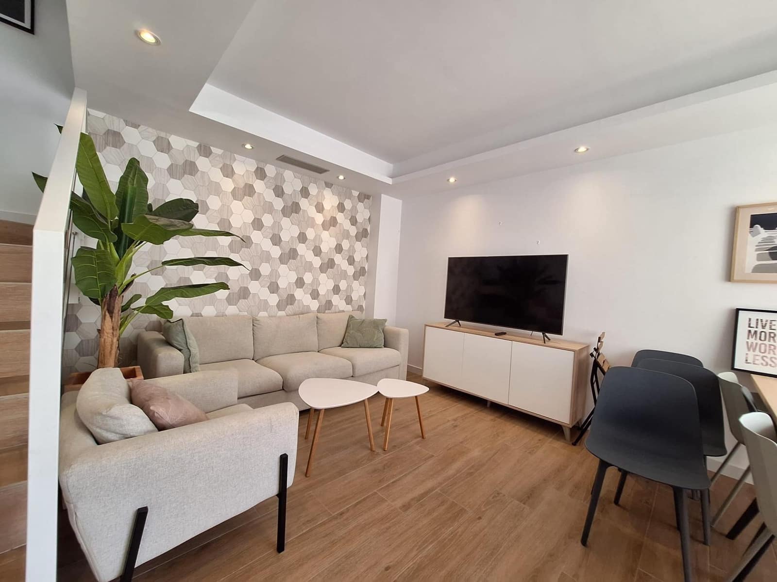 3 soveværelse Villa til salg i Torrevieja med swimmingpool - € 423.000 (Ref: 9980466)