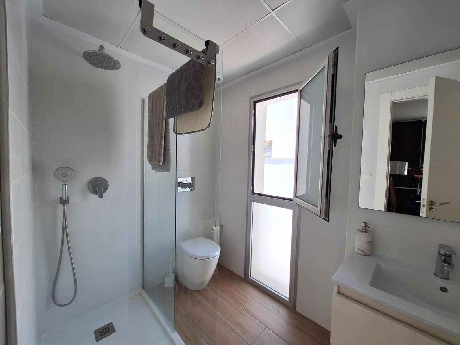 3 soveværelse Villa til salg i Torrevieja med swimmingpool - € 423.000 (Ref: 9980466)