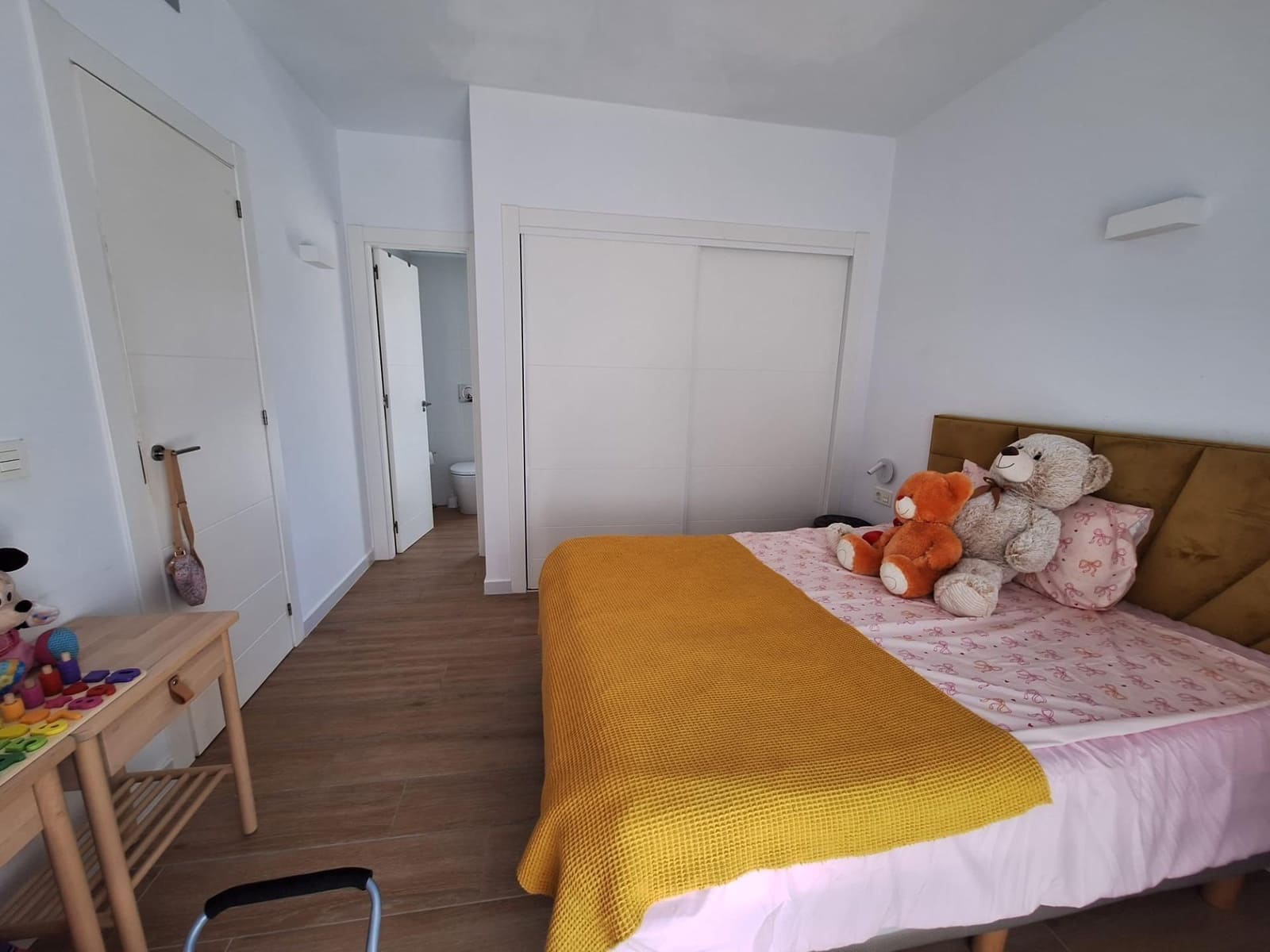 3 soveværelse Villa til salg i Torrevieja med swimmingpool - € 423.000 (Ref: 9980466)