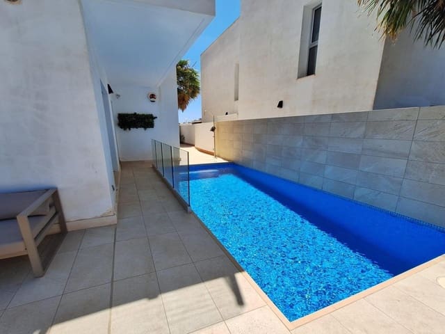 3 soveværelse Villa til salg i Los Frutales, Torrevieja med swimmingpool - € 423.000 (Ref: 9980466)