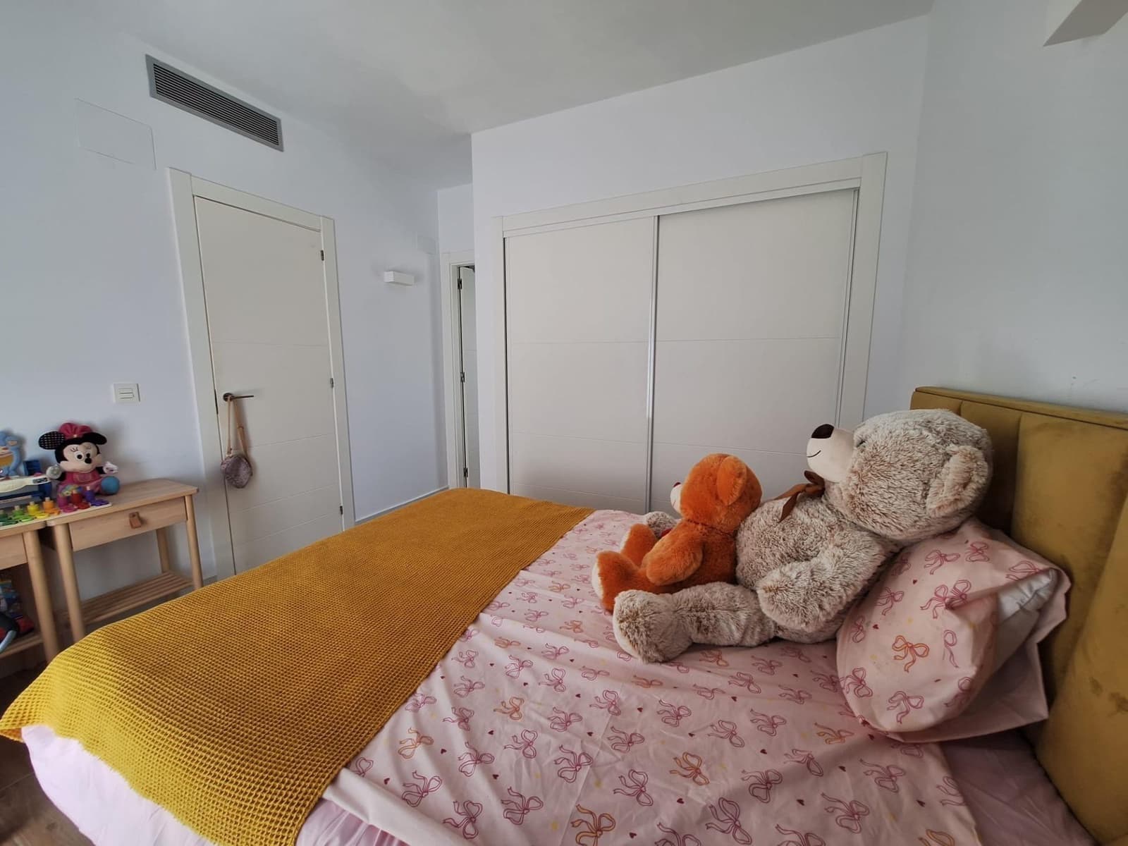 3 soveværelse Villa til salg i Torrevieja med swimmingpool - € 423.000 (Ref: 9980466)