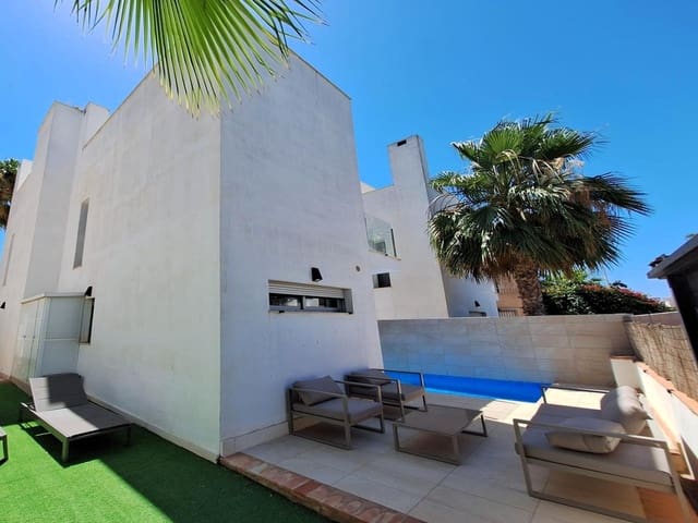 3 soveværelse Villa til salg i Los Frutales, Torrevieja med swimmingpool - € 423.000 (Ref: 9980466)