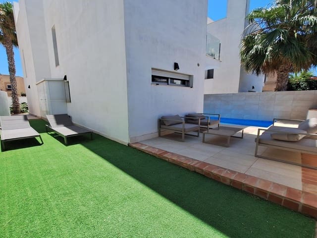 3 soveværelse Villa til salg i Los Frutales, Torrevieja med swimmingpool - € 423.000 (Ref: 9980466)