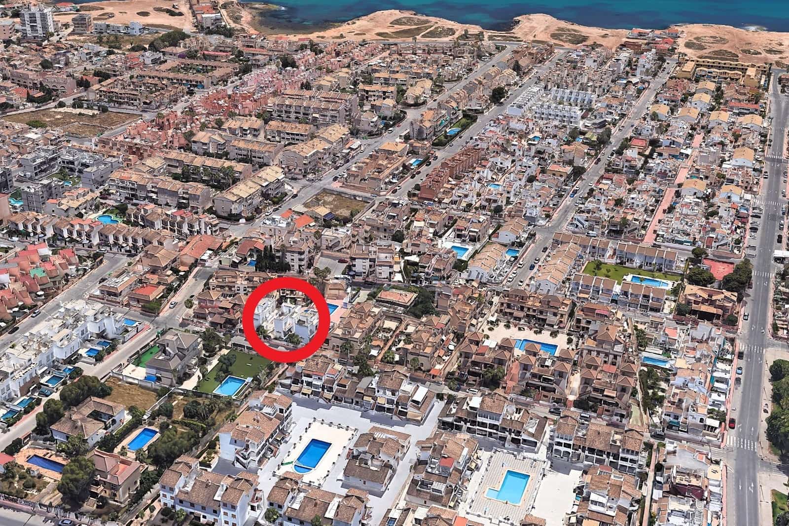 3 soveværelse Villa til salg i Torrevieja med swimmingpool - € 423.000 (Ref: 9980466)