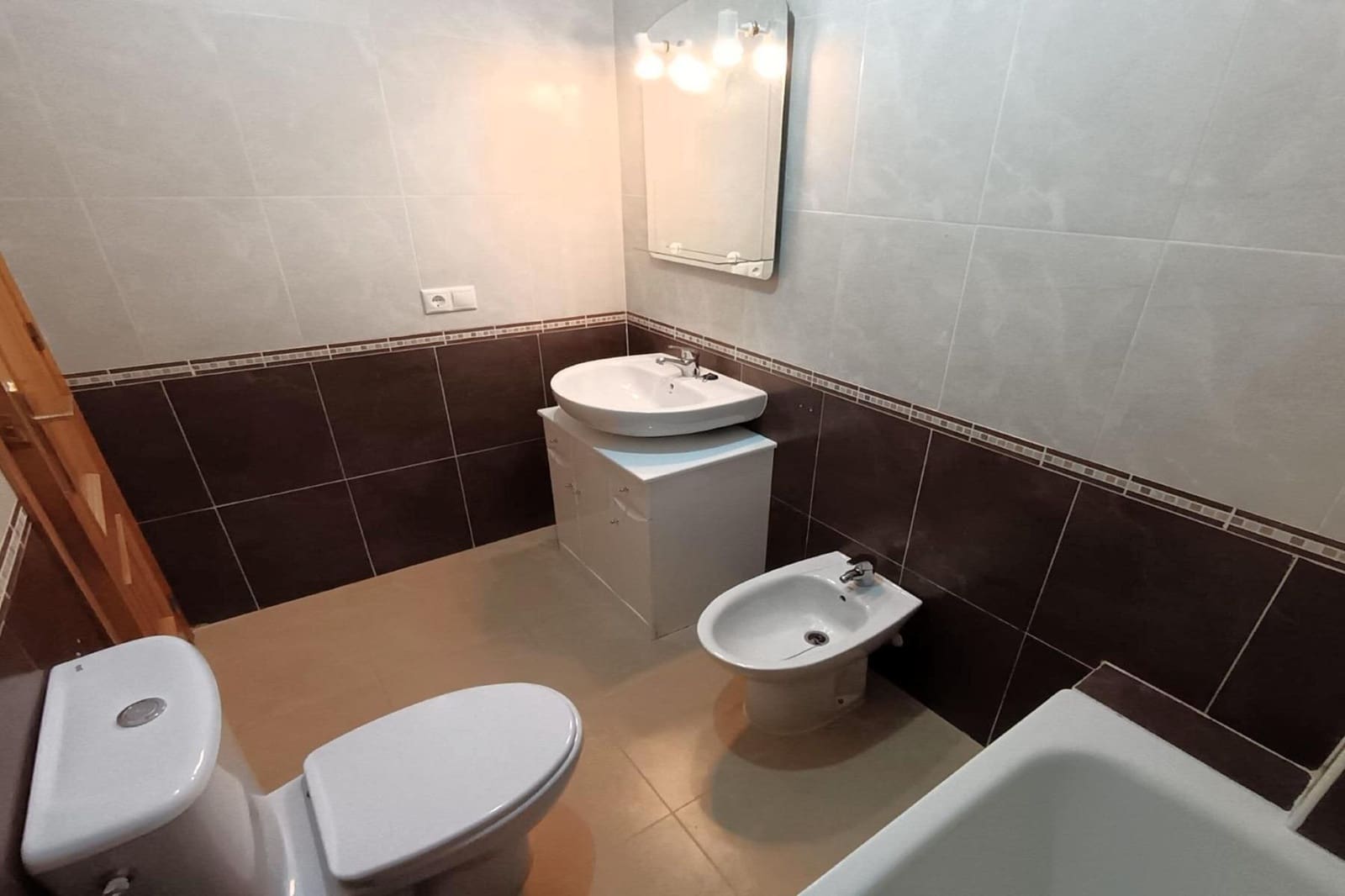 2 bedroom Penthouse for sale in Torrevieja with pool garage - € 186,000 (Ref: 9995142)