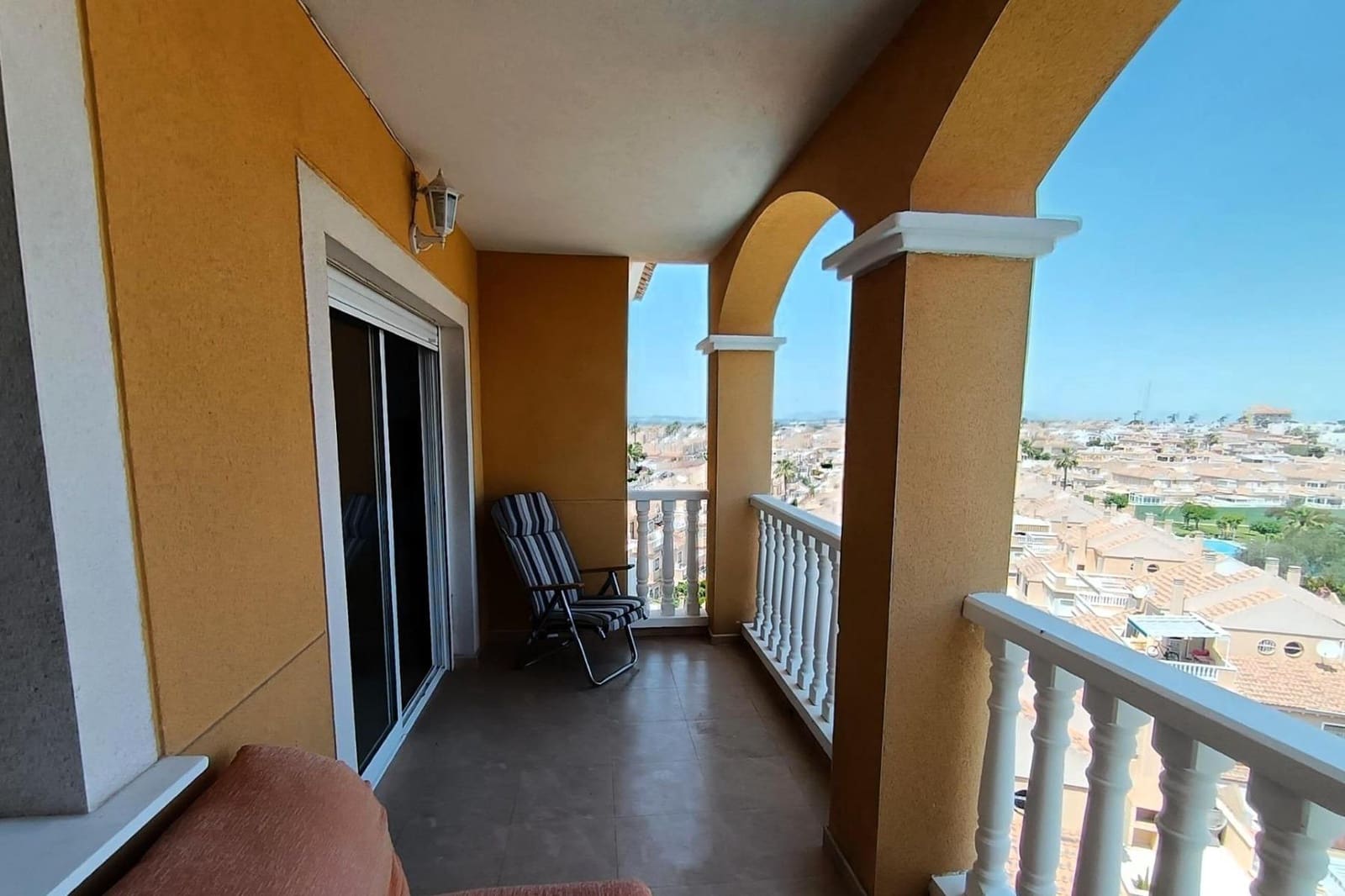 2 bedroom Penthouse for sale in Torrevieja with pool garage - € 186,000 (Ref: 9995142)